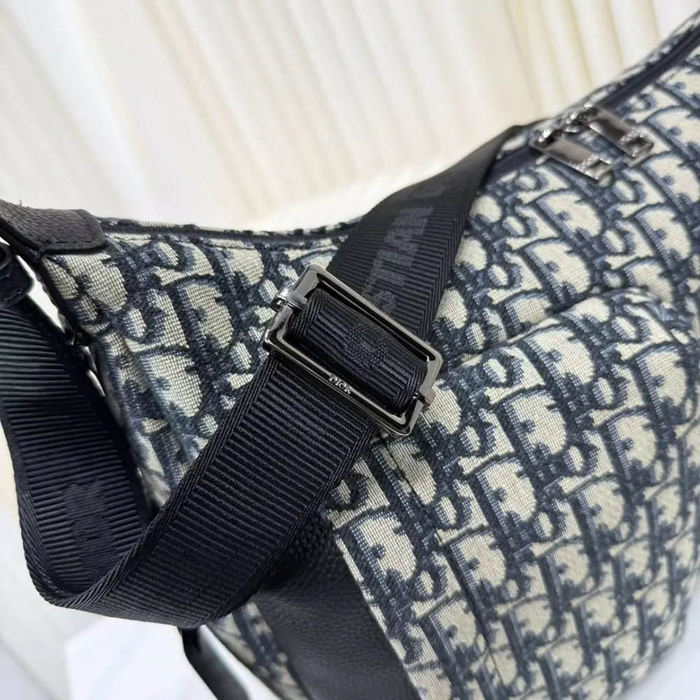 Dior Men Medium Rider Soft Hobo Bag Beige and Black Dior Oblique Jacquard with Black Grained Calfskin - image 7