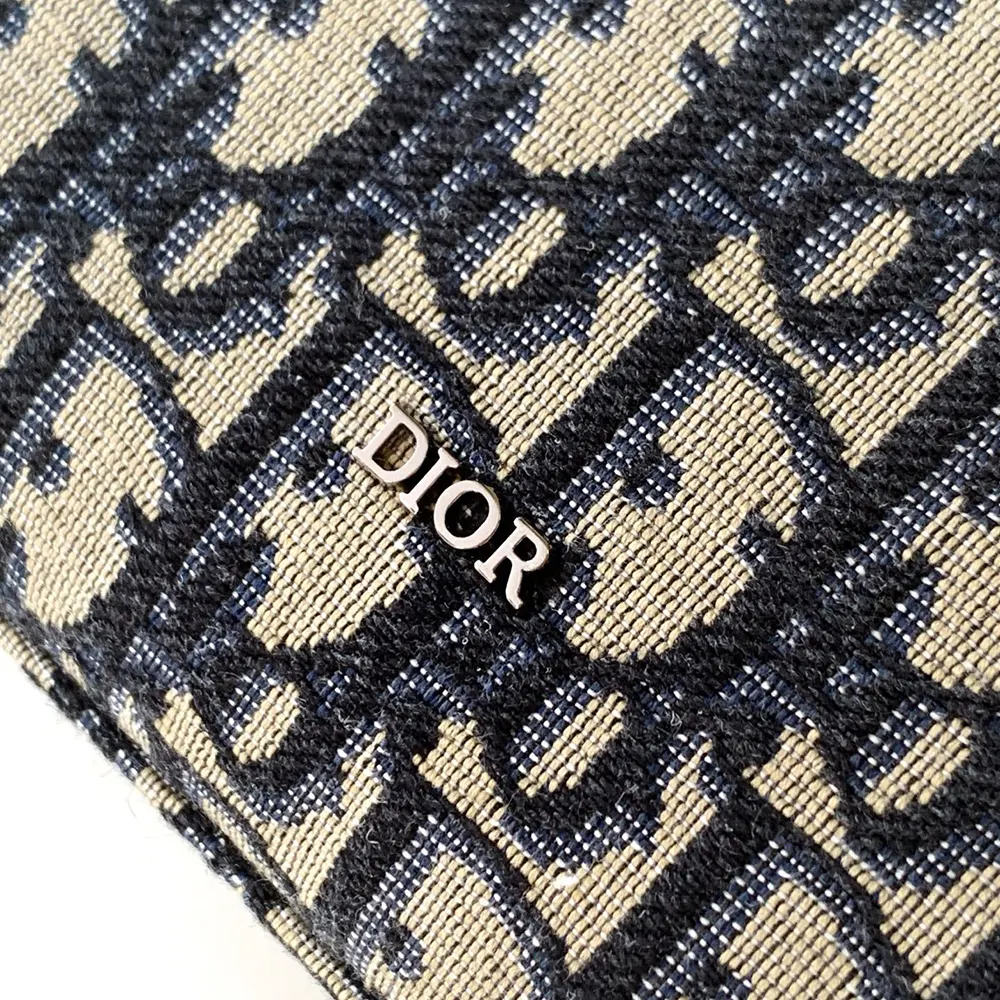Dior Men Saddle A5 Triangle Pouch Beige and Black Dior Oblique Jacquard with Black Grained Calfskin - image 9
