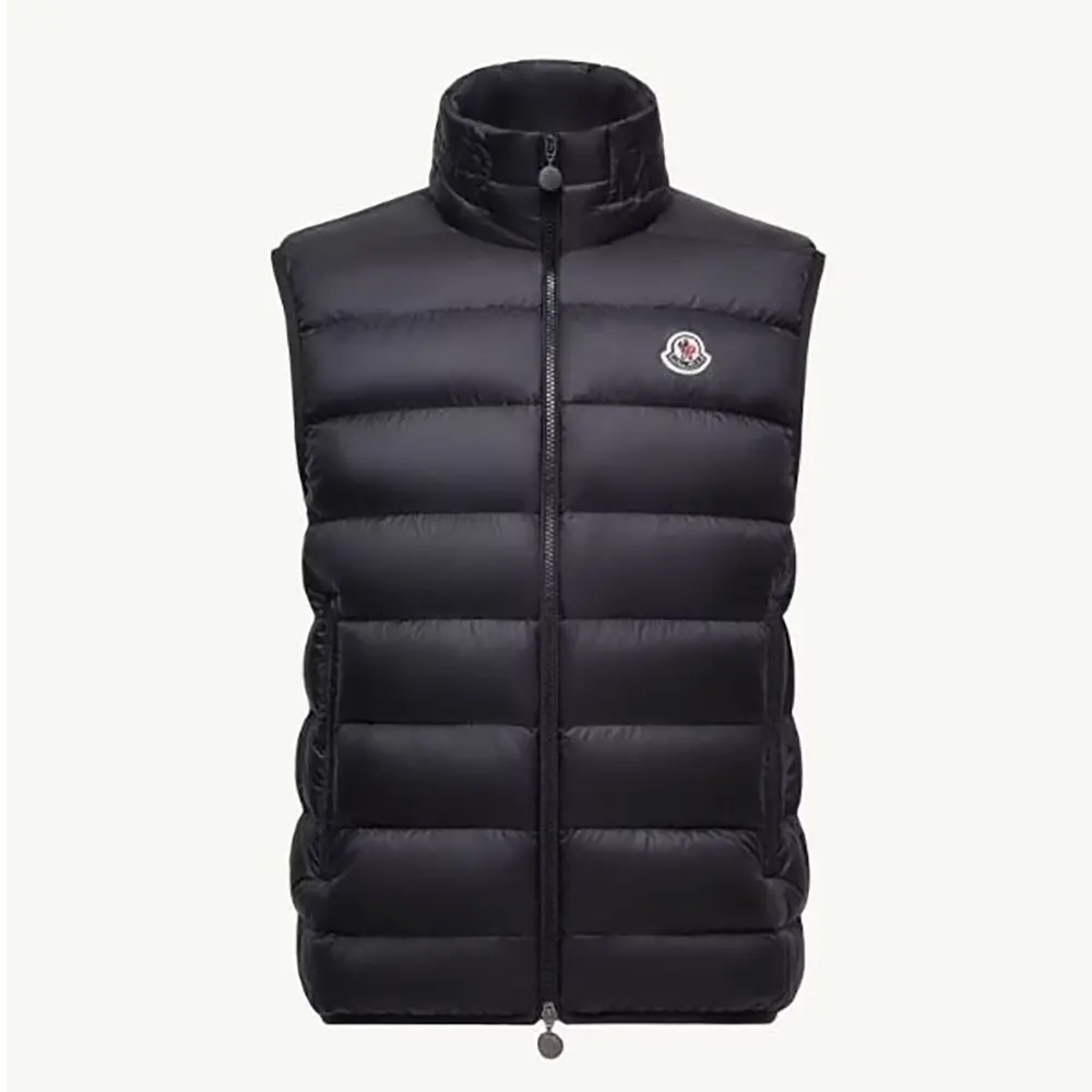 Front view of Moncler Men Rocoque Down Gilet-Black with zipper closed
