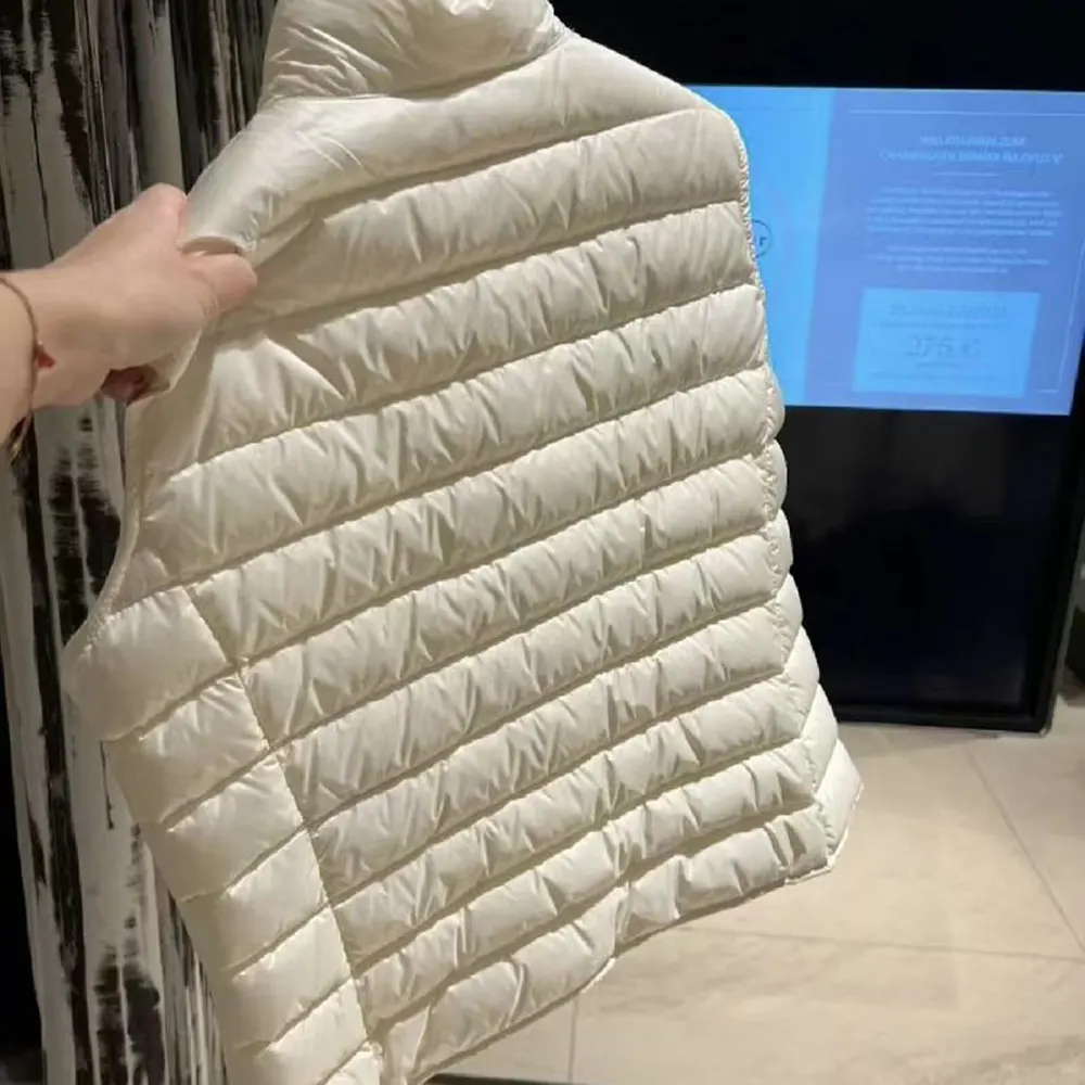 Moncler Women Liane Verstaubare Daunenweste-White - image 8