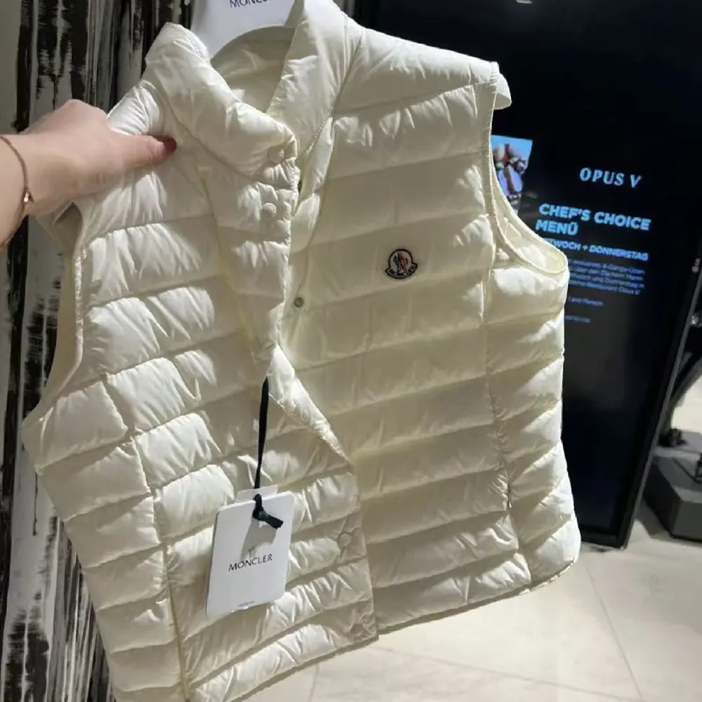 Moncler Women Liane Verstaubare Daunenweste-White - image 6