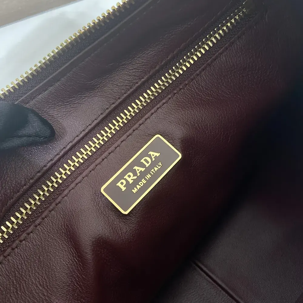 Prada Women Aimée Medium Leather Shoulder Bag-Maroon - image 9