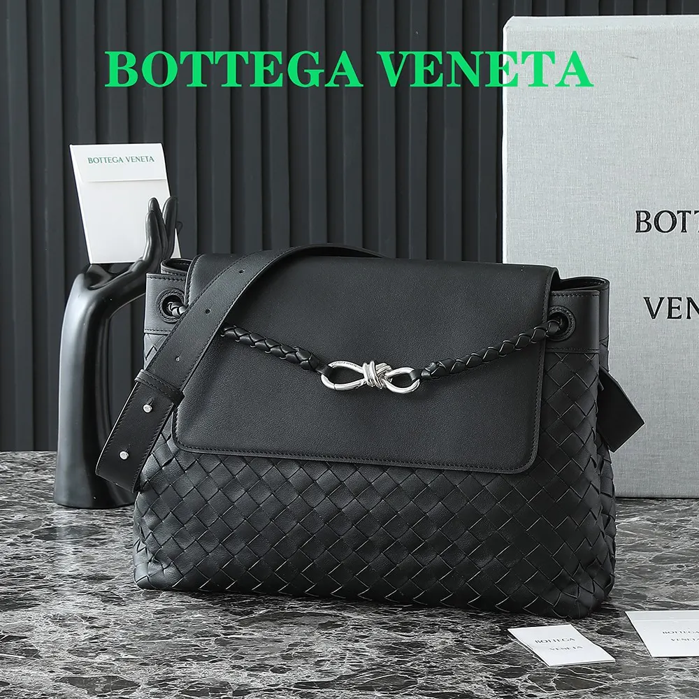 Close-up of signature intrecciato leather on the Bottega Veneta messenger
