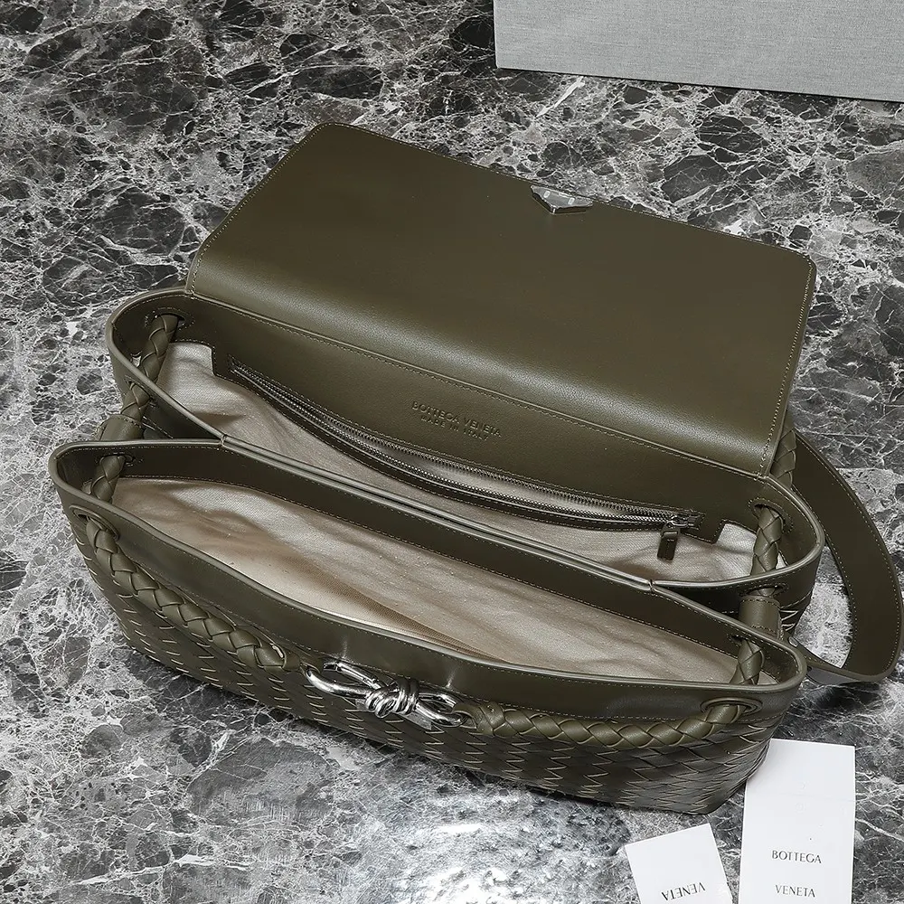 Bottega Veneta Unisex Medium Andiamo Messenger-Dark Green - image 5