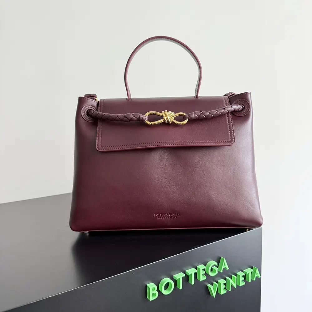 Close-up of intrecciato leather detail on Campana-Barolo bag