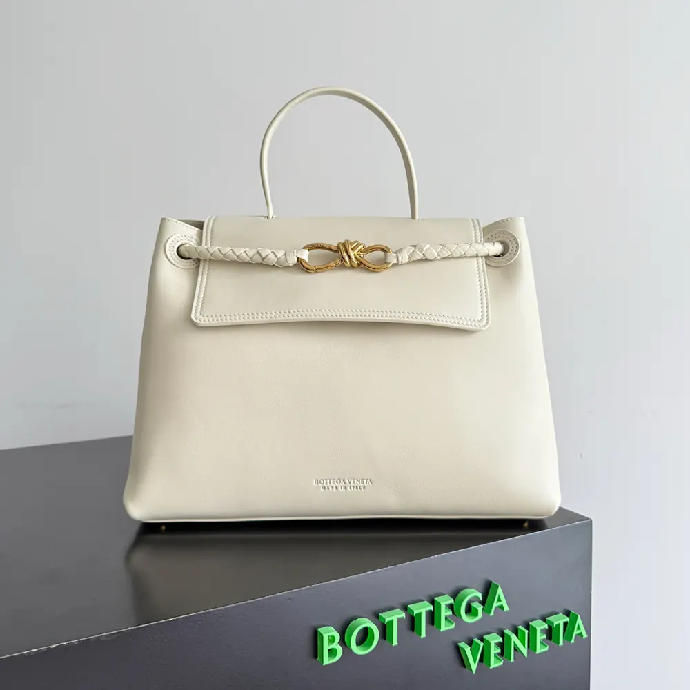 Close-up of intrecciato leather detail on Bottega Veneta Medium Ciao Ciao-White