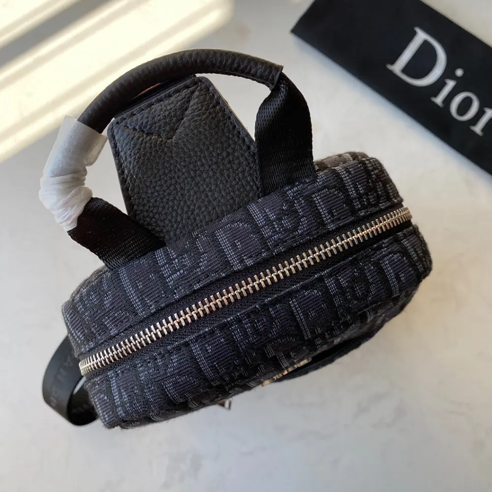 Dior Men Sling Bag Black Dior Oblique Jacquard - image 9