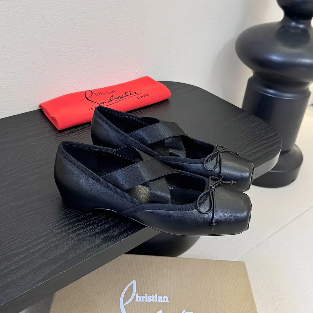 Bottom red sole detail of Christian Louboutin Women Cassiasticina Ballerinas Lamb Nappa Leather-Black