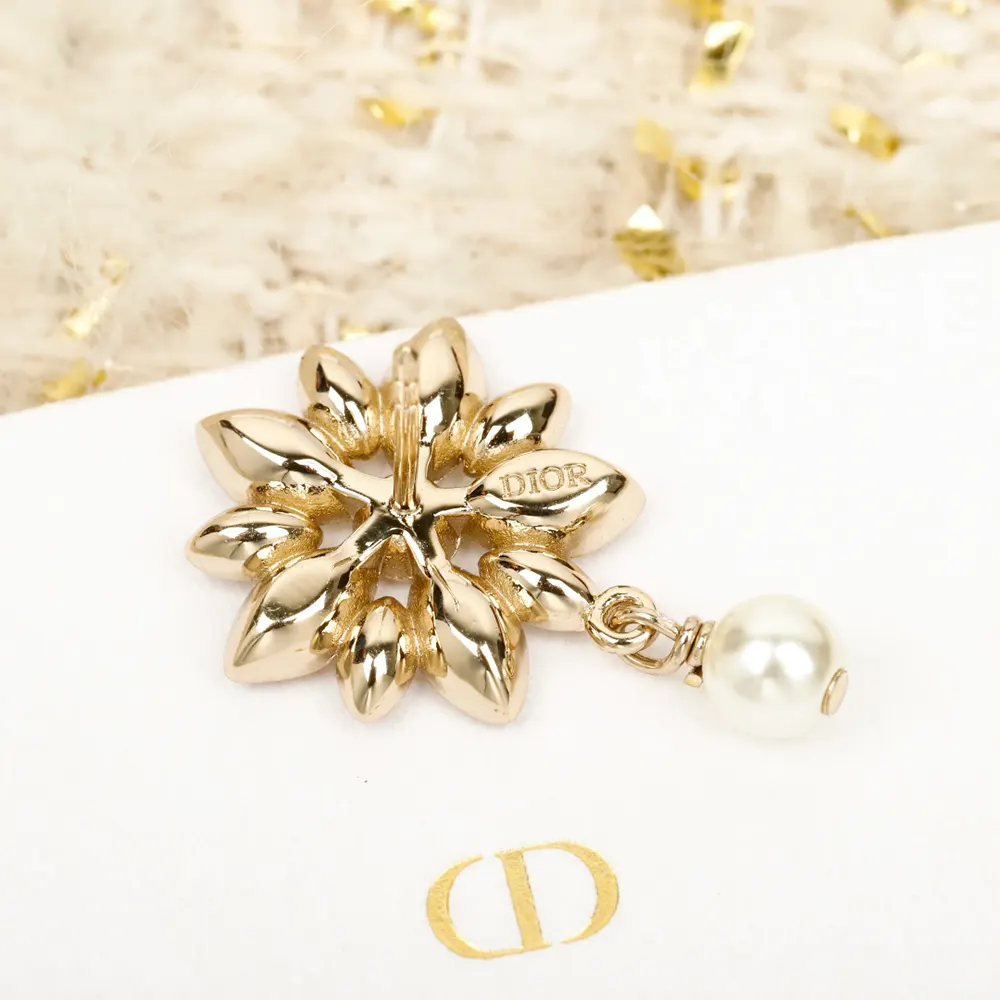 Dior Women Fleur de Glace Earrings Pale Gold-Finish Metal with White Resin Pearl - image 6