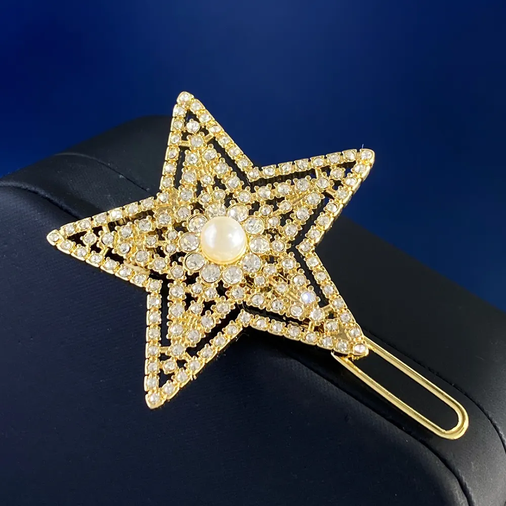 Close-up on star-inspired detailing of Dior Women Nuit Étoilée Barrette