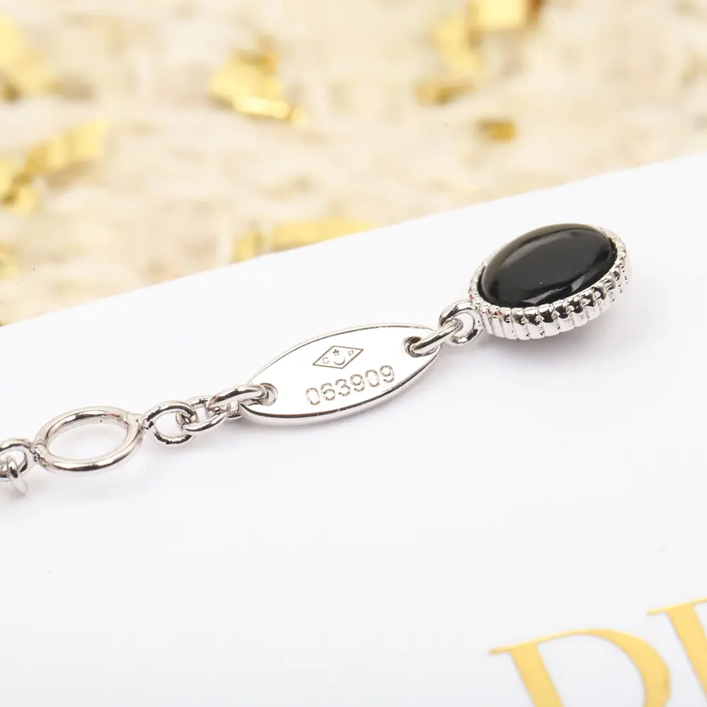 Dior Women Rose des Vents Bracelet White Gold Diamonds Mother-of-Pearl and Onyx - image 7