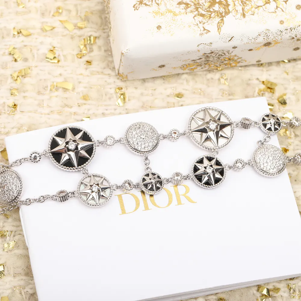 Dior Women Rose des Vents Bracelet White Gold Diamonds Mother-of-Pearl and Onyx - image 5