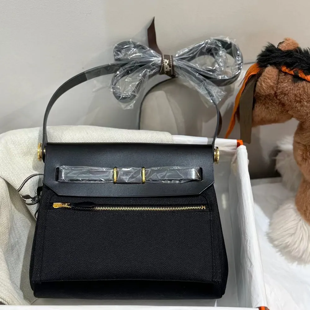 Hermes Women Herbag Zip 20 Bag-Black/Gold - image 4