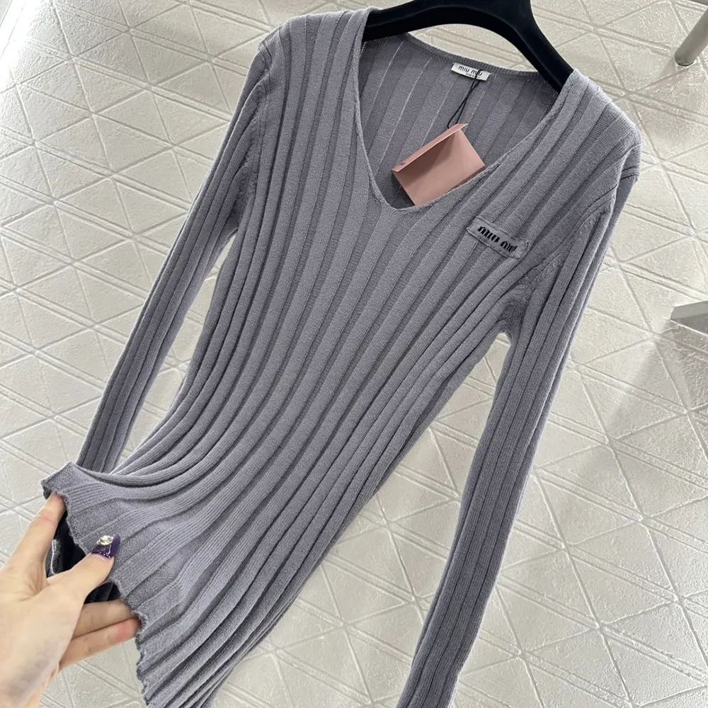 Miu Miu Women Wool And Cashmere V-Neck Sweater - image 4