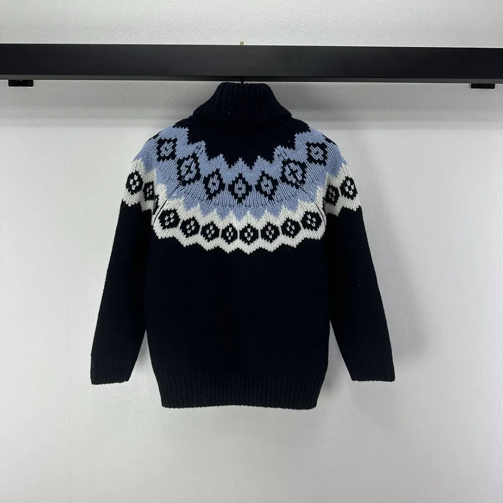 Close-up of knitted texture on Prada Men Wool And Cashmere Sweater