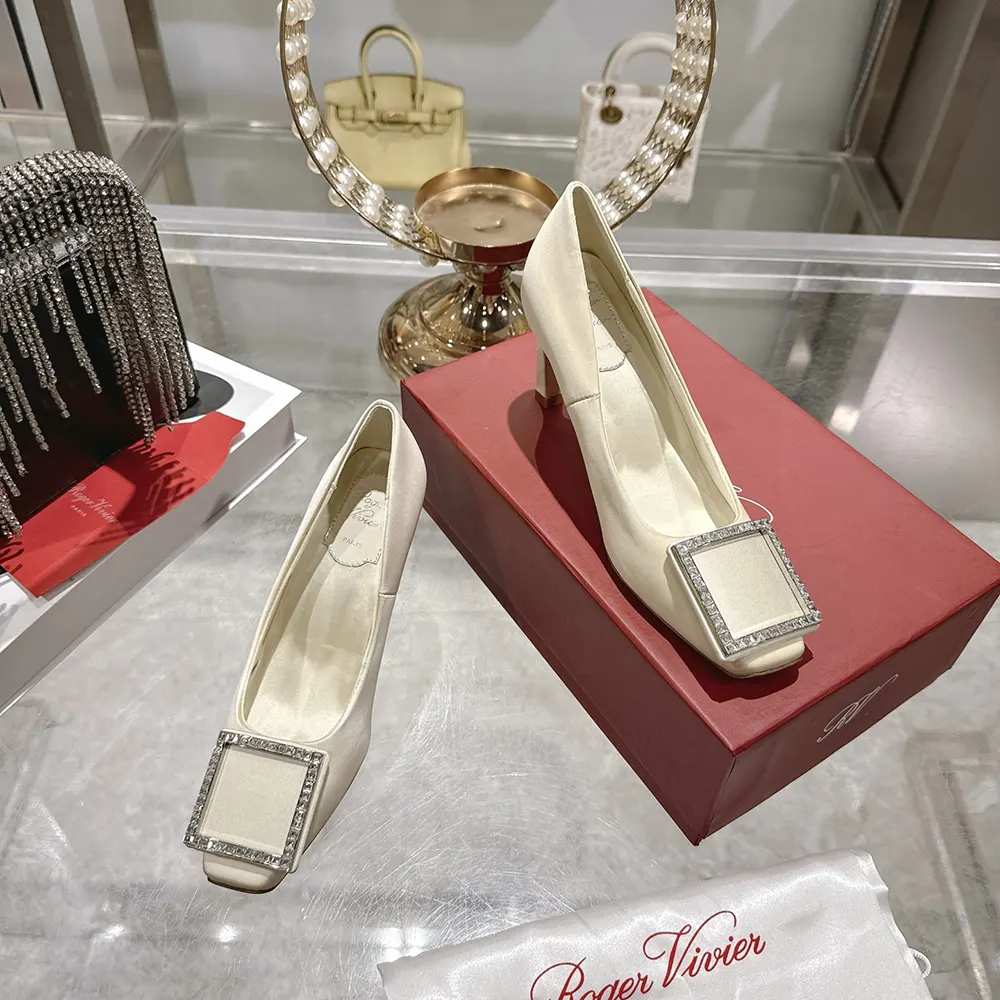 Roger Vivier Women Trompette Pumps in Satin-White - image 4