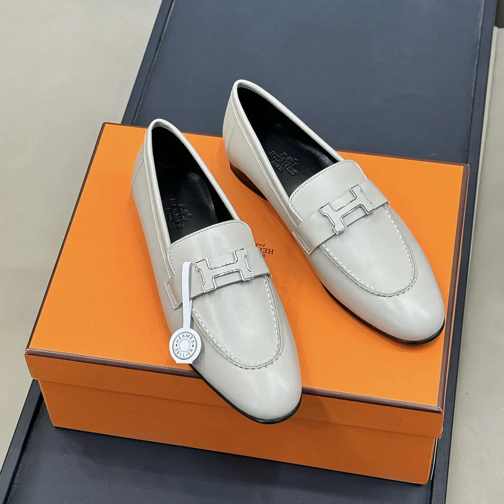 Overhead view of Hermes Women Paris Loafer showing silhouette