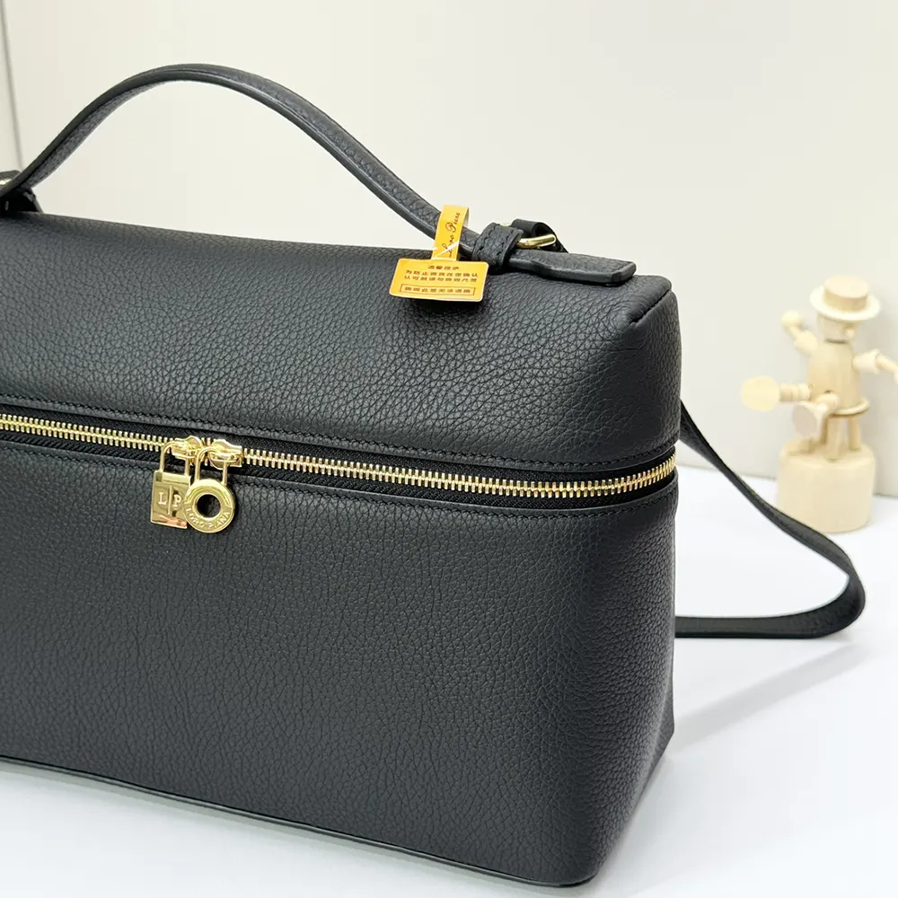 Loro Piana Women Extra Pocket L27-Black - image 7