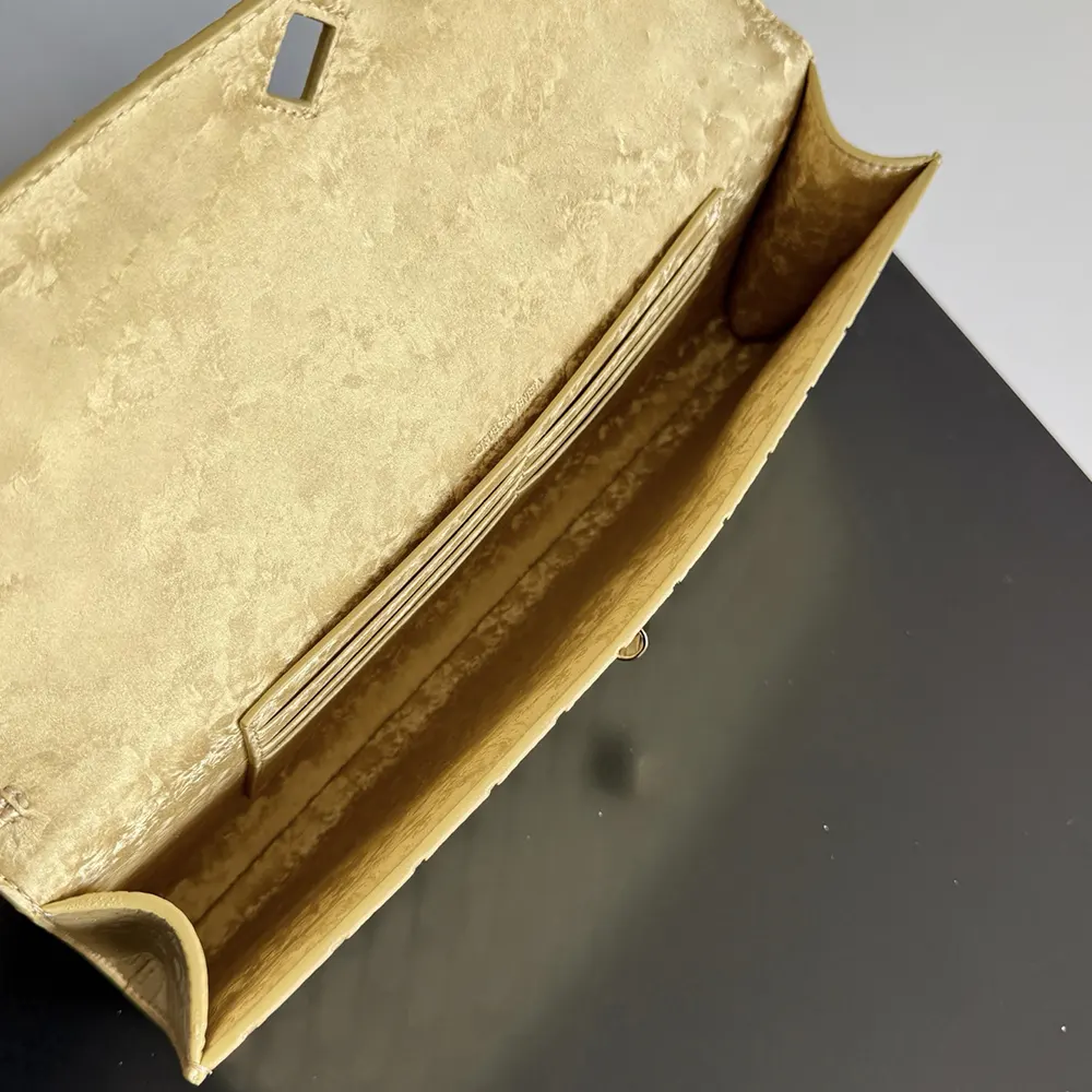 Bottega Veneta Women Andiamo Clutch-Gold - image 7