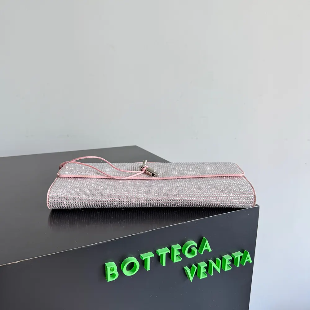 Bottega Veneta Women Andiamo Clutch-Rose - image 5