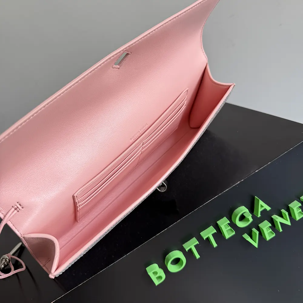 Bottega Veneta Women Andiamo Clutch-Rose - image 7
