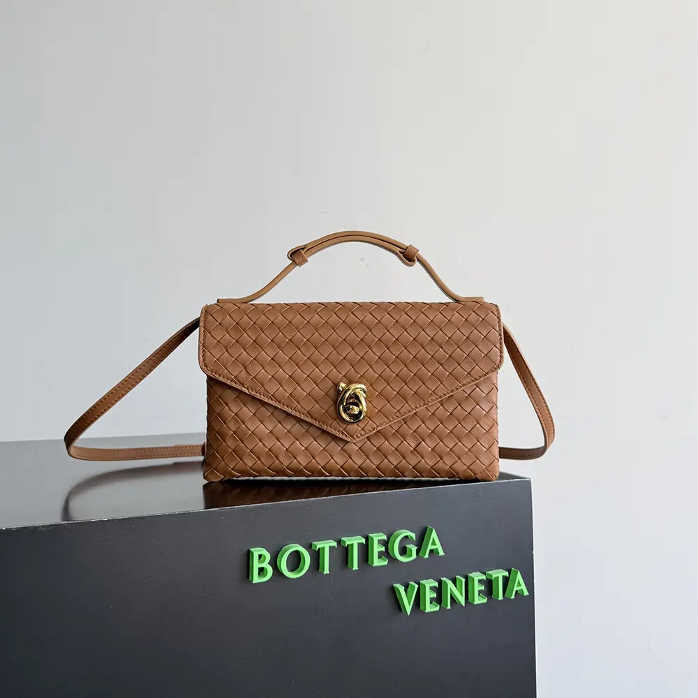 Close-up detail of knot lock on Bottega Veneta Women Knot Lock-Brown
