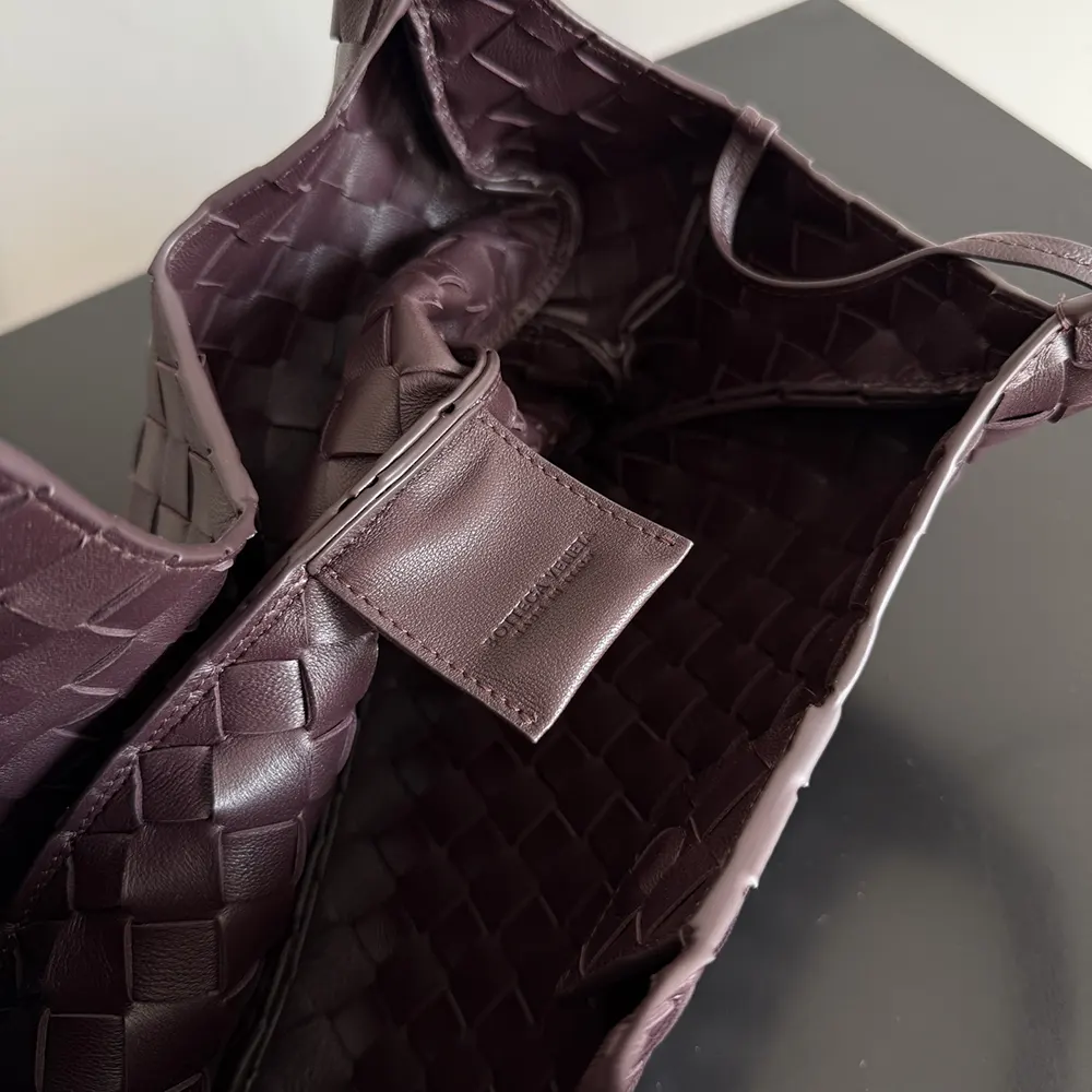 Bottega Veneta Women Small Campana-Bordeaux - image 7
