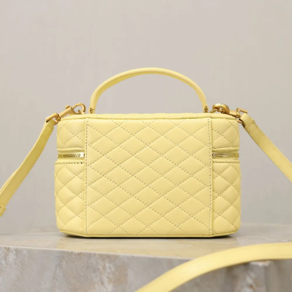 Saint Laurent YSL Women Gaby Vanity Bag zipper detail and leather texture