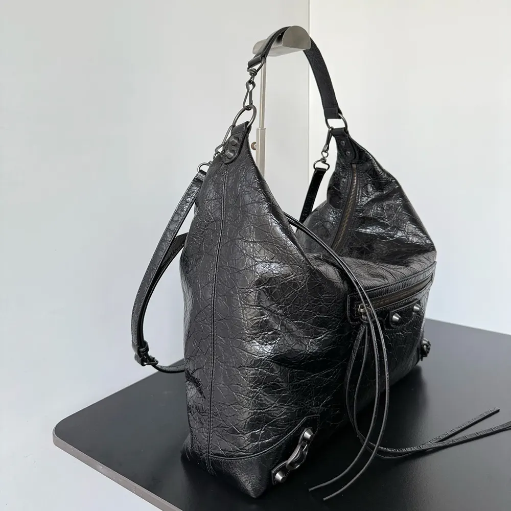 Balenciaga Women Le City Hobo Bag Medium in Black Arena Lambskin Brass Hardware - image 4