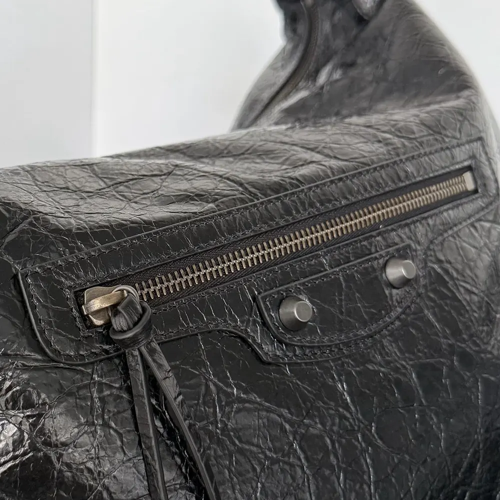 Balenciaga Women Le City Hobo Bag Medium in Black Arena Lambskin Brass Hardware - image 7