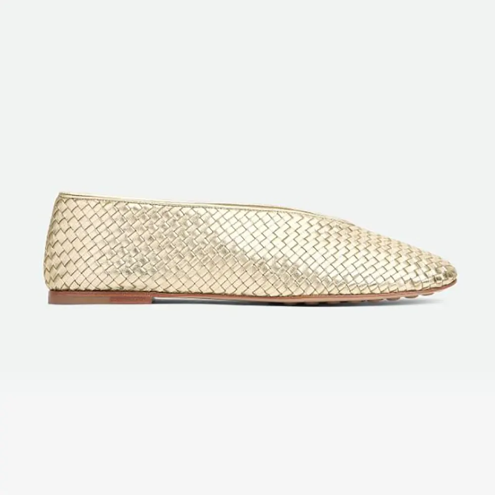 Side view of Bottega Veneta Women Rosa Ballerina-Gold loafer in gold leather