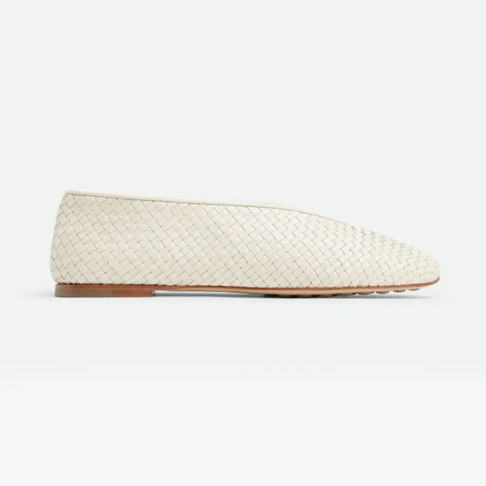 Side view of Bottega Veneta Women Rosa Ballerina-White loafer