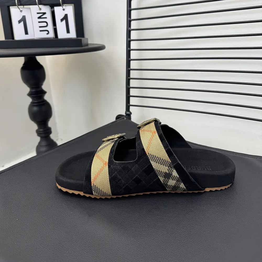 Burberry Unisex Check Suede Urchin Sandals-Black - image 7