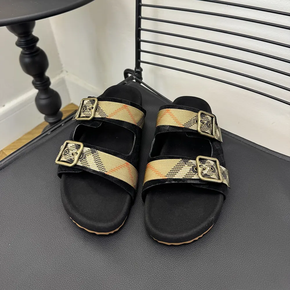 Close-up detail of Burberry check strap on Unisex Urchin Sandals-Black