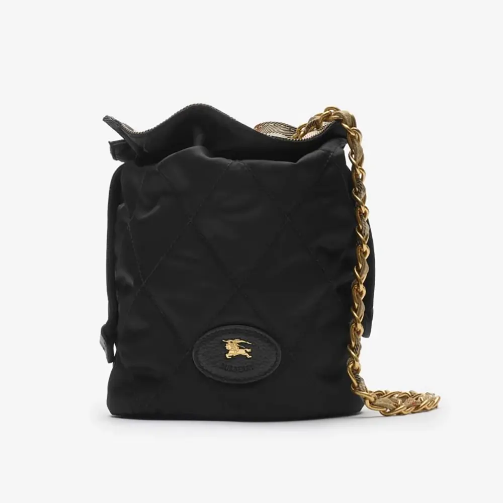 Front view of Burberry Women Horseshoe Chain Pouch-Black with chain detail