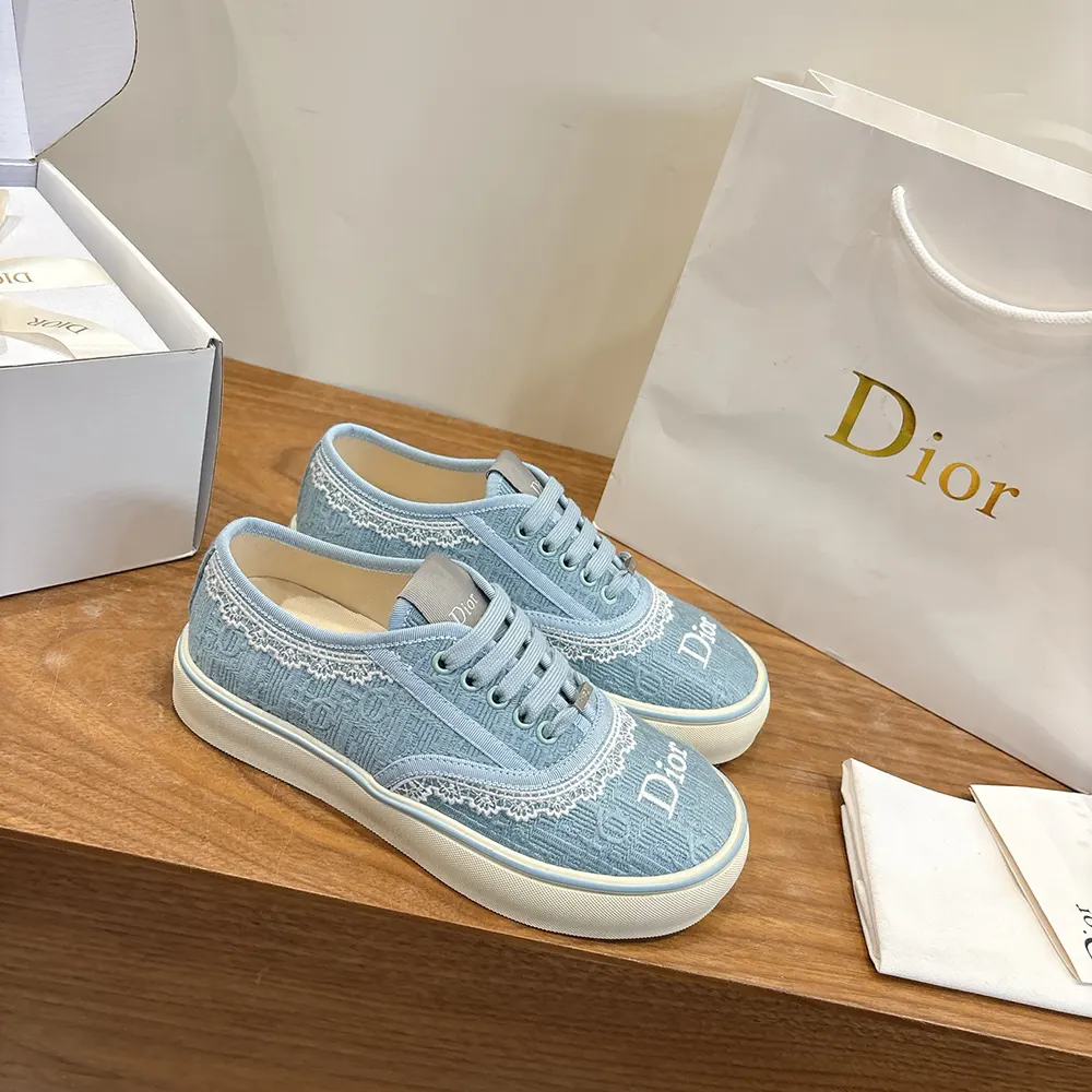 Dior Unisex Saltwind Sneaker Bleu Ciel Dior Oblique Embroidered Cotton and White Lace - image 5