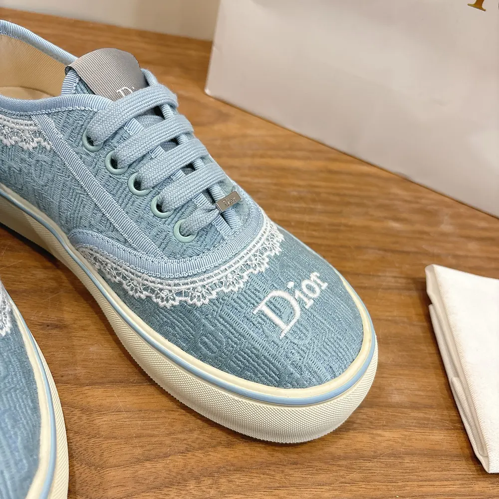 Dior Unisex Saltwind Sneaker Bleu Ciel Dior Oblique Embroidered Cotton and White Lace - image 8