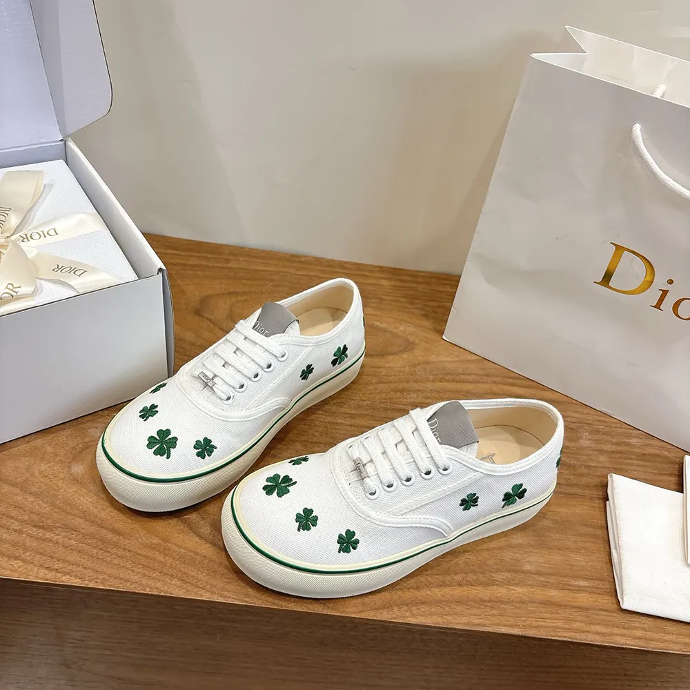 Overhead view of lace-up closure on Dior Unisex Saltwind Sneaker white