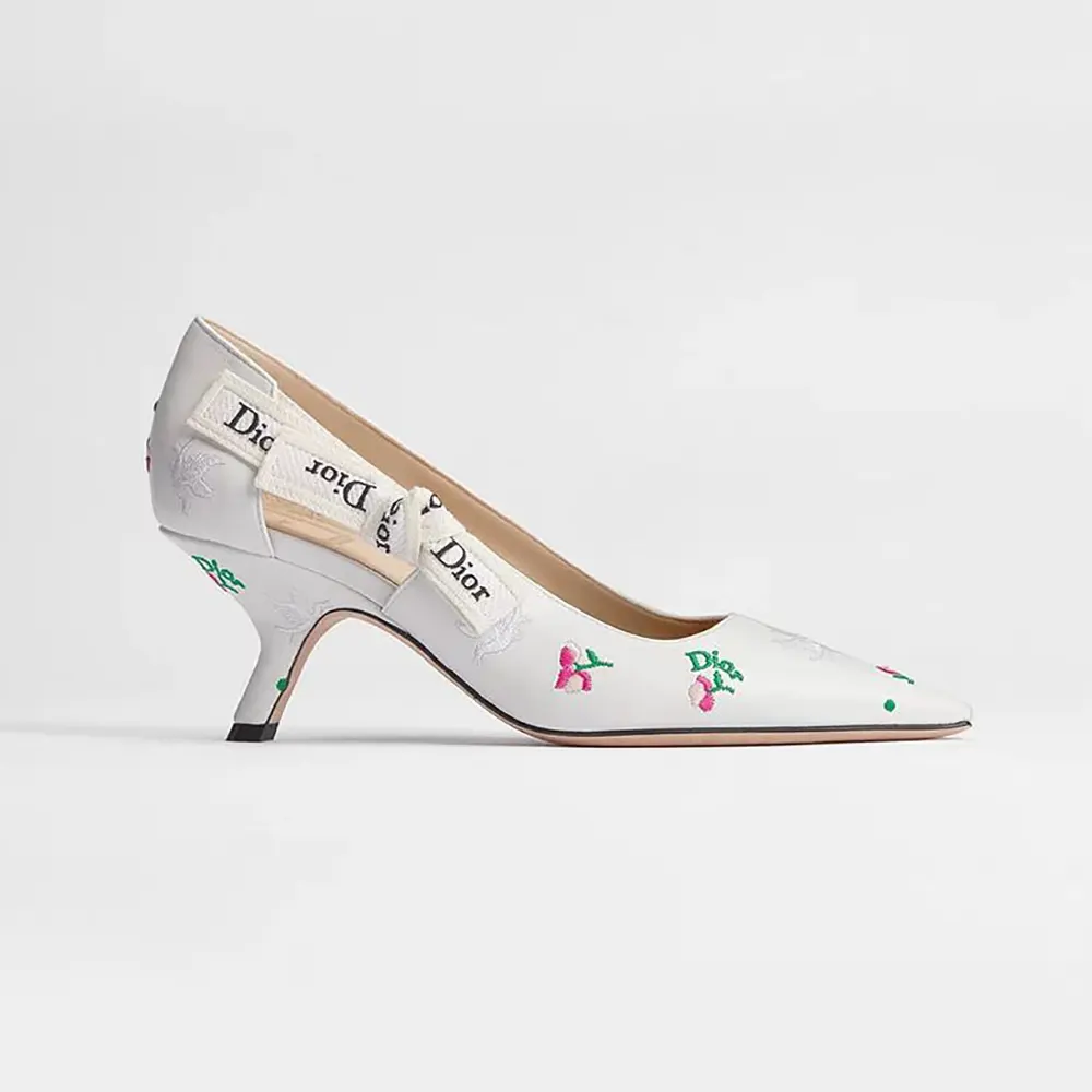 Front angle of Dior Women Dioramour J’Adior Pump White Lambskin with embroidery