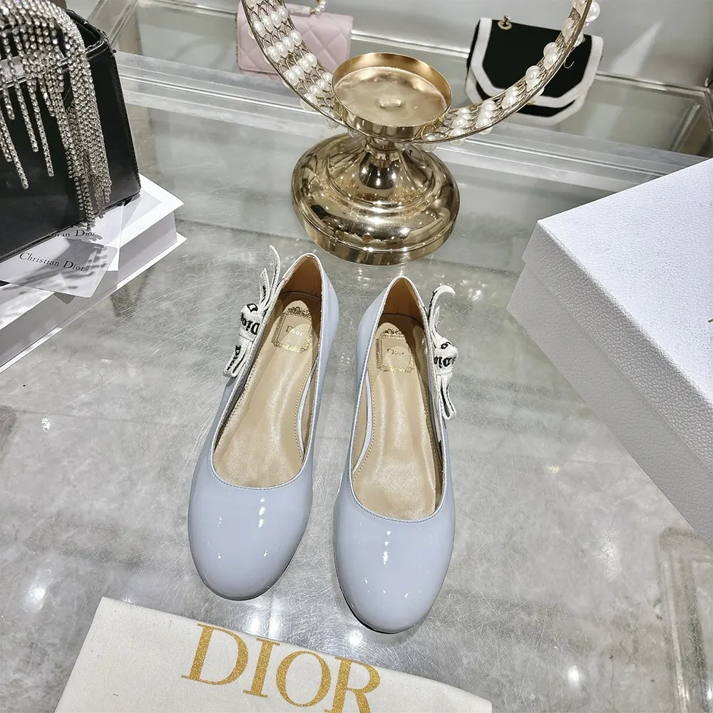 Close-up of signature J’adior bow on Dior Women J’Adior Ballet Flat