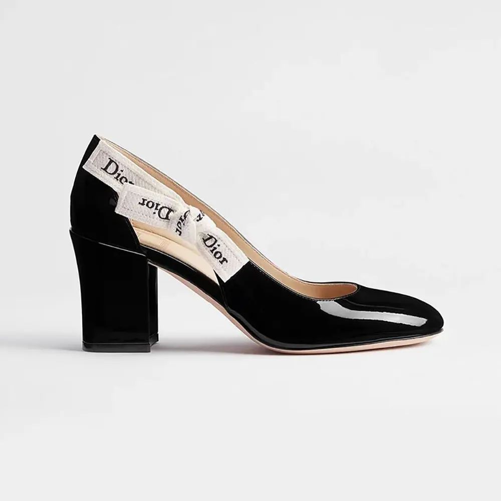 Side profile of Dior Women J’Adior Pump Black Patent Calfskin showing heel detail