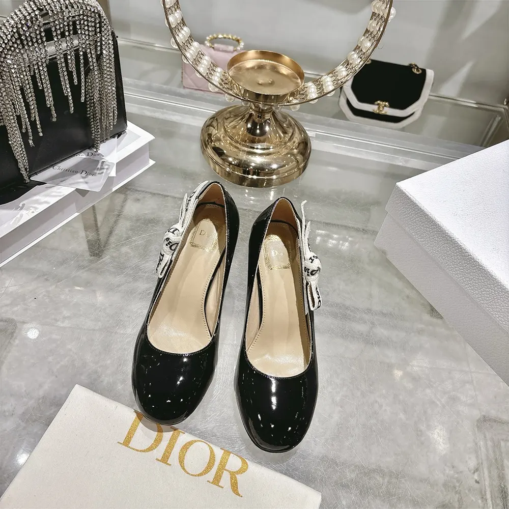 Front view of Dior Women J’Adior Pump Black Patent Calfskin pointed toe