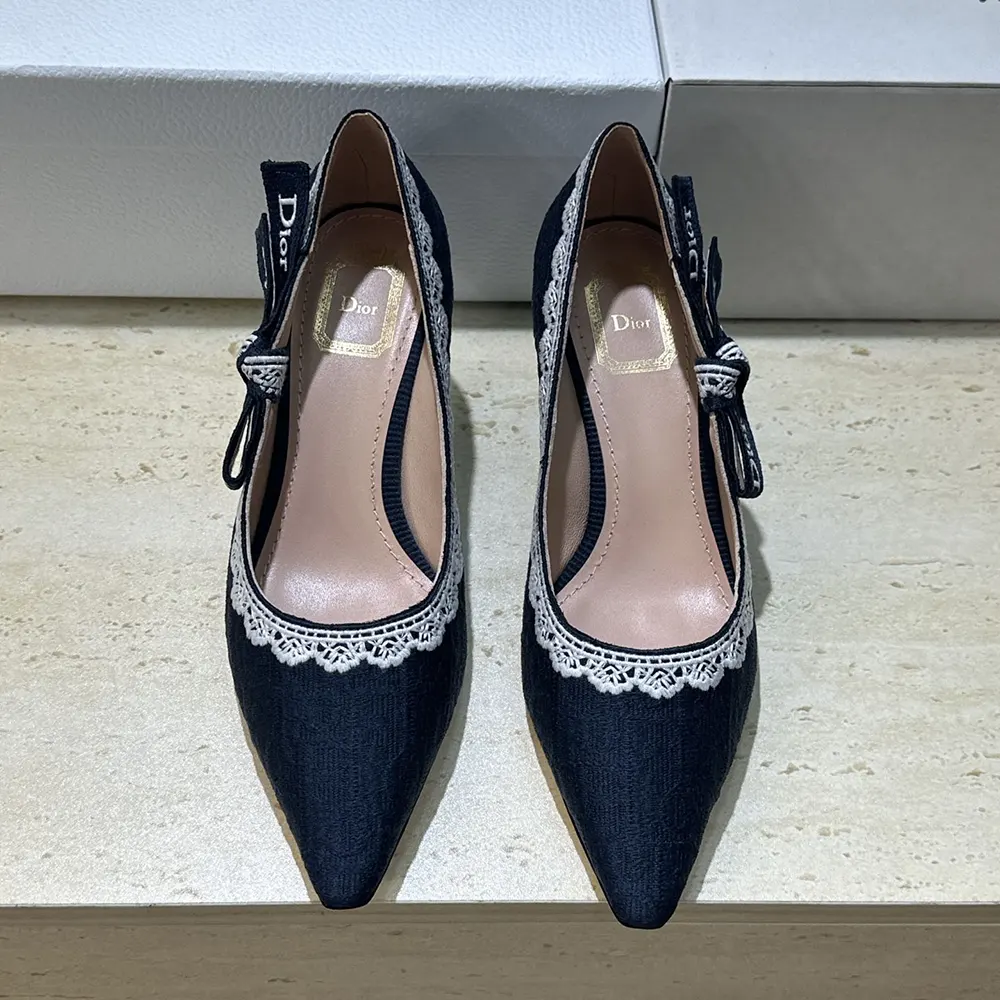 Close-up detail of navy Dior Oblique embroidery on Dior Women J’Adior Pump