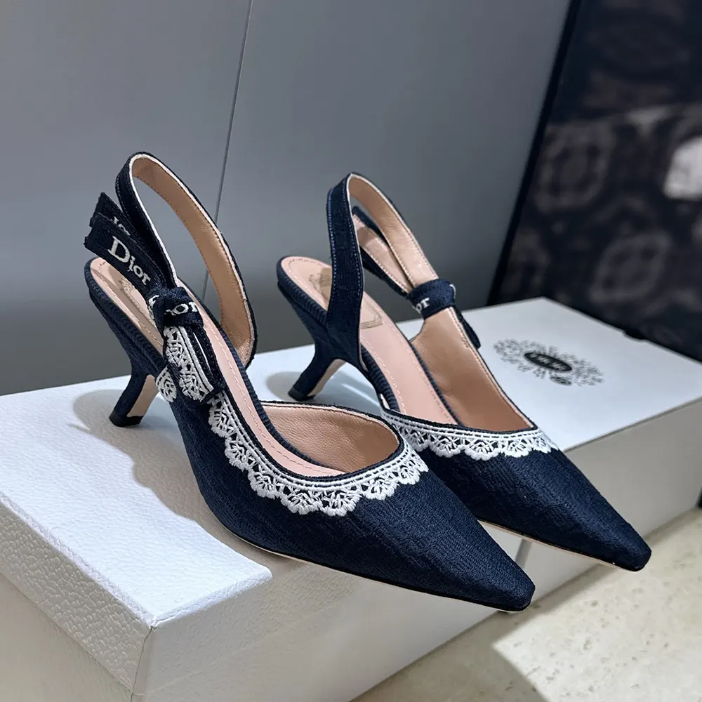 Close-up of the embroidered Dior Oblique design on the Dior Women J’Adior Slingback Pump