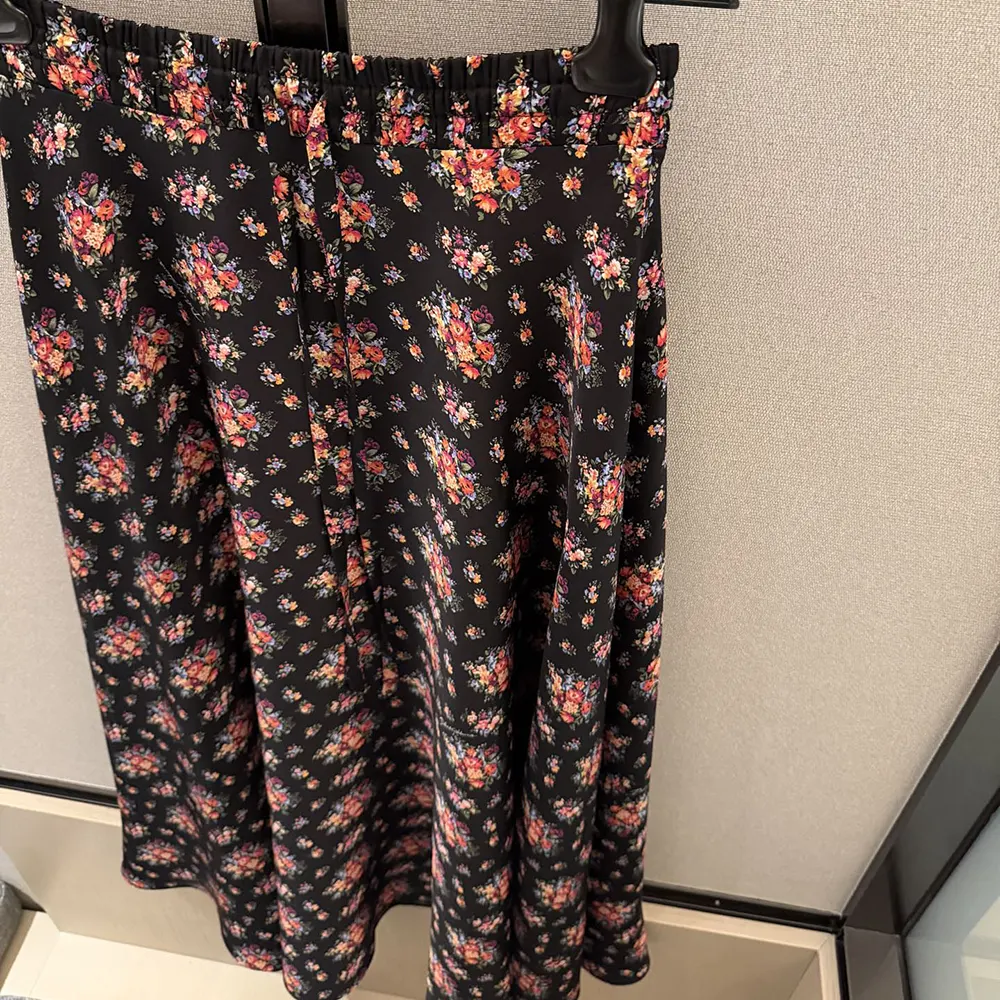 Dolce Gabbana D&G Women Floral-Print Straight Skirt - image 5