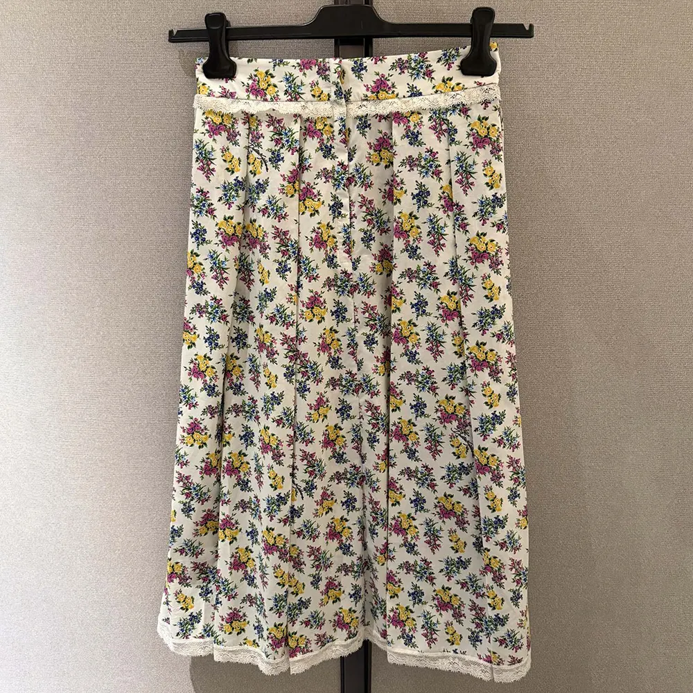 Dolce Gabbana D&G Women Small Floral-Print Poplin Skirt - image 4