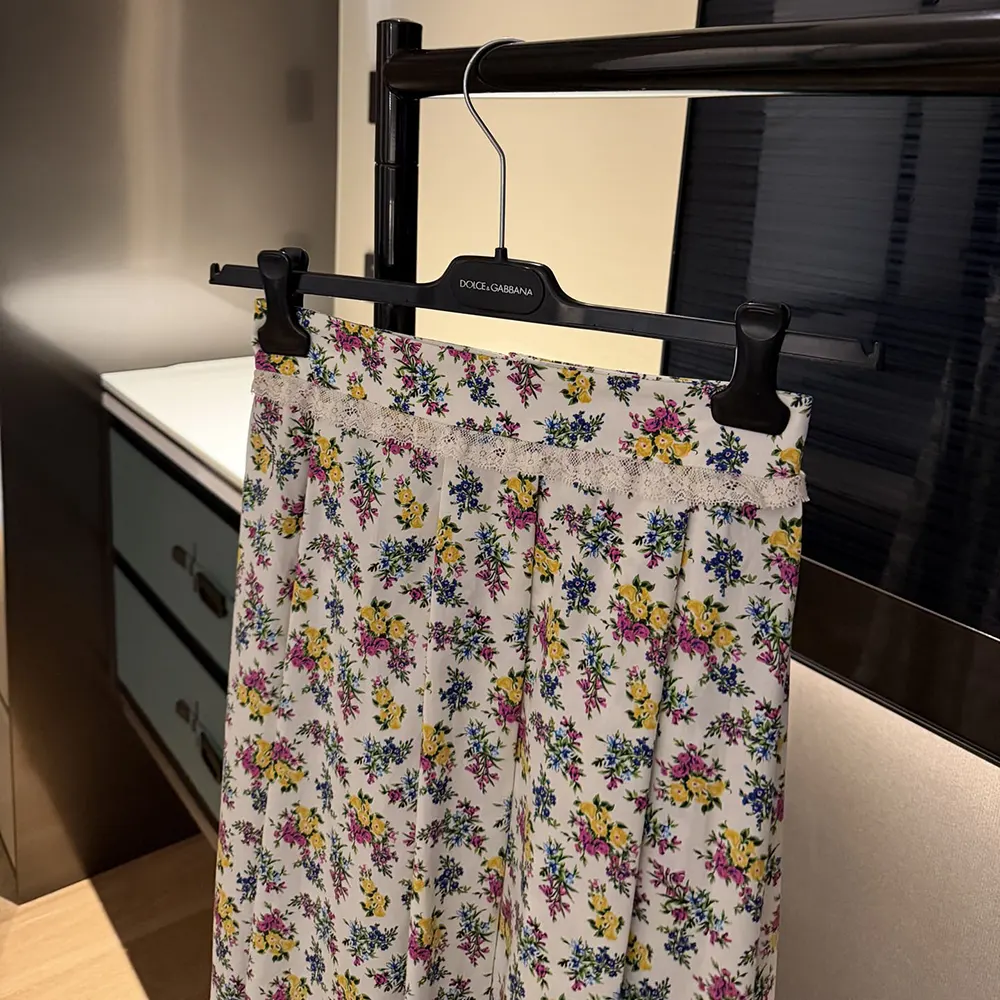 Dolce Gabbana D&G Women Small Floral-Print Poplin Skirt - image 7
