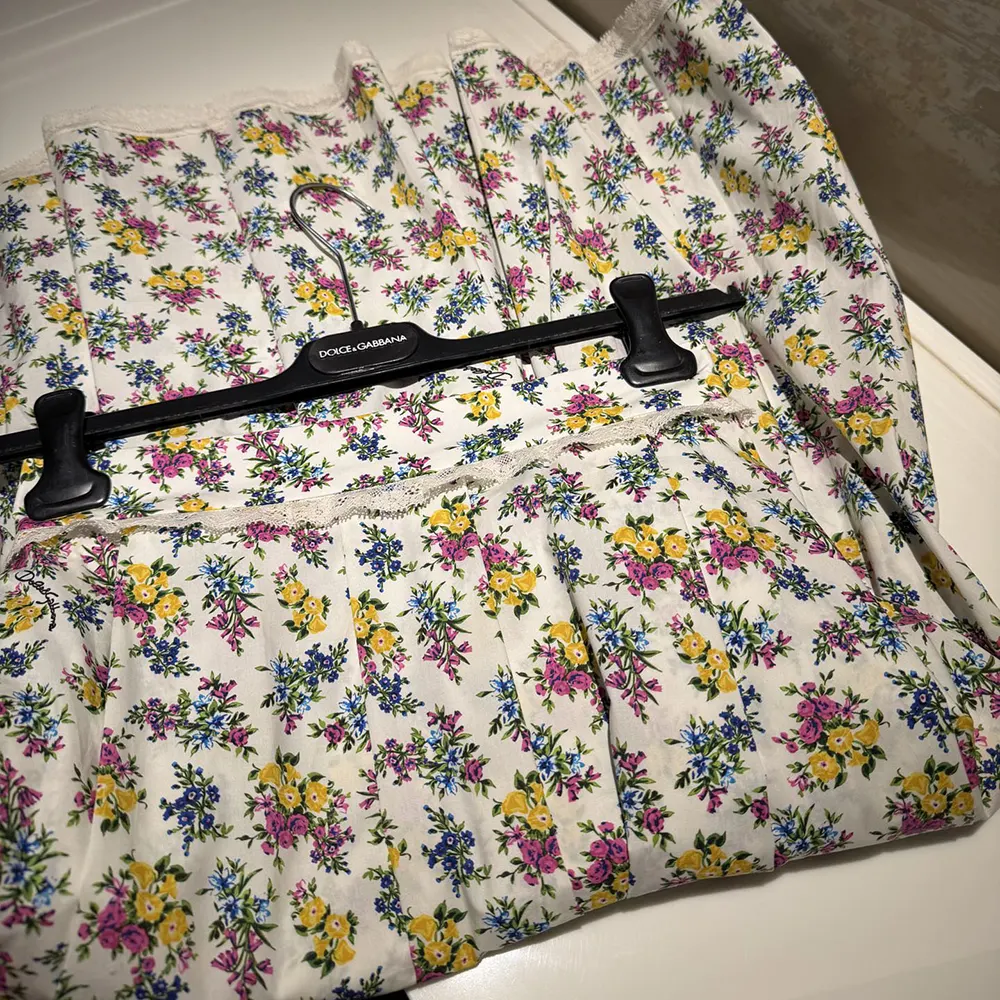 Dolce Gabbana D&G Women Small Floral-Print Poplin Skirt - image 8