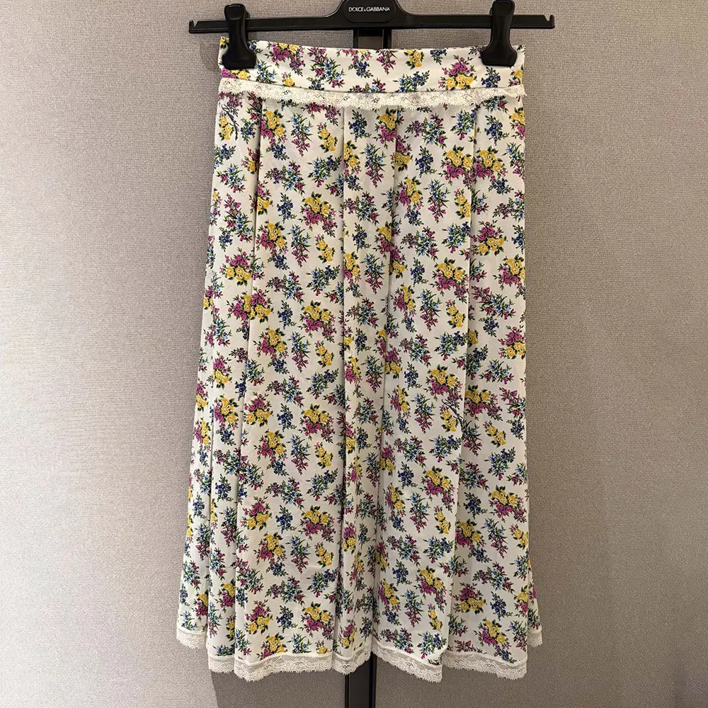 Close-up detail of floral print on Dolce Gabbana D&G poplin skirt