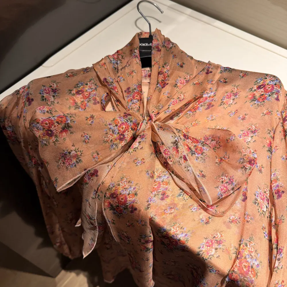 Dolce Gabbana D&G Women Small Flower Bouquets-Print Chiffon Top - image 8